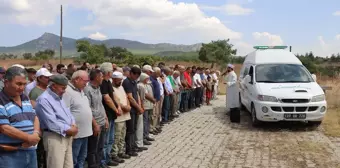 Kırklareli'ndeki selde ölen emekli öğretmen çiftin cenazesi Denizli'de toprağa verildi