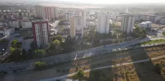 Malatya'da ağır hasarlı binalar patlatılarak yıkıldı