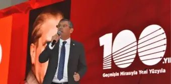 Özgür Özel: CHP'yi ayağa kaldırmak için babaevinden helallik almaya geldim