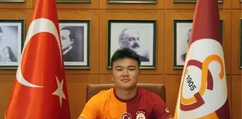 Galatasaray Altyapı Oyuncusu Beknaz Almazbekov ile Yeni Sözleşme İmzaladı