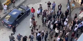 Hakkari'de terör örgütü PKK'ya yönelik operasyonları protesto eden gruba polis müdahale etti