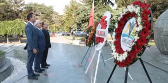 Kırklareli'nde Ahilik Haftası etkinlikleri kapsamında çelenk töreni yapıldı