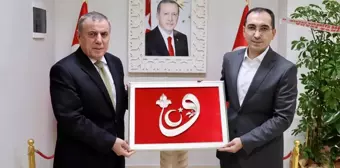 Midyat Belediye Başkanı Veysi Şahin, Kaymakam Ömer Faruk Özdemir'i ziyaret etti