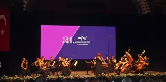 Güney Koreli Keman Virtüözü Soyoung Yoon Mersin'de Konser Verdi