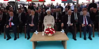 Diyanet İşleri Başkanı Ali Erbaş, Kur'an-ı Kerim'in insanları aydınlığa çıkardığını söyledi