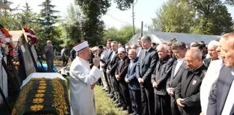 Eskişehir İl Emniyet Müdürü Yaman Ağırlar'ın Annesi Toprağa Verildi