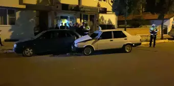 Edirne'de park halindeki araca çarpan otomobilde 2 kişi yaralandı