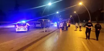 Ankara'da Otomobil ile Minibüs Kafa Kafaya Çarpıştı: 1 Ölü, 14 Yaralı