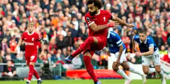 Liverpool, Merseyside derbisini Salah'ın golleriyle kazandı