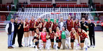 Çiftlikköy Belediyespor Kadın Voleybol Takımı Sezona Galibiyetle Başladı