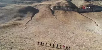 Erzincanlı Dağcılar Akbaba Zirvesi'ne Tırmandı