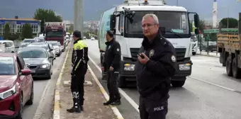 Denizli'de Karşı Şeride Geçen Araç Kazaya Neden Oldu