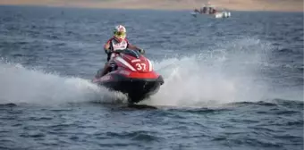 Türkiye Su Jeti ve Flyboard Şampiyonası ve Türkiye Motosurf Şampiyonası Hasankeyf'te Gerçekleşti