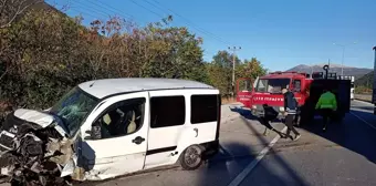 Burdur'da Otomobil Kazası: İki Kişi Yaralandı