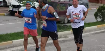 4. İnebolu İstiklal Yolu Şerife Bacı Yarı Maratonu yapıldı