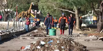 Zonguldak'ta Fırtına ve Sel Sonrası Temizlik Çalışmaları Yürütülüyor