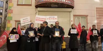 Diyarbakır'da terör örgütü PKK'ya götürülen çocuklar için evlat nöbeti sürüyor