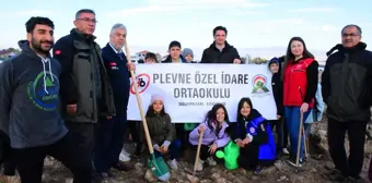 Türkiye Diyanet Vakfı Eskişehir Şubesi Hatıra Ormanı'na 500 Çam Fidanı Dikildi