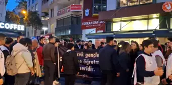 CHP İzmir İl Gençlik Kolları, 24 Kasım Öğretmenler Günü'nde Atanamadığı İçin İntihar Eden Öğretmenleri Andı