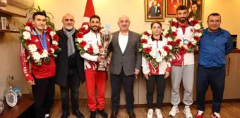 Darıca Belediyesi Milli Sporcuları Karşıladı