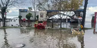 Giresun'da fırtına sonucu yükselen dalgalar zarara yol açtı