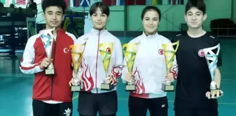 Eskişehirli Genç Badmintoncular Slovakya'da Altın Madalyalarla Döndü