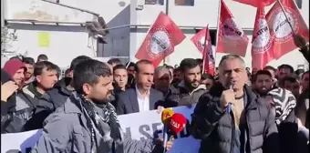 Şanlıurfa'daki Tekstil İşçilerin Eyleminde İkinci Gün... İşçi Karataş: 'Taleplerimiz Net. İşten Atılan Arkadaşımız Geri Alınsın, İçerideki Sarı...