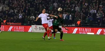 Kocaelispor, Ümraniyespor'a 3-0 mağlup oldu