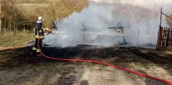 Sinop'ta bir köyde çıkan yangında tahıl ambarı küle döndü