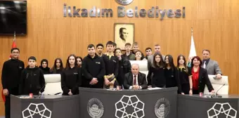 İlkadım Belediye Başkanı Necattin Demirtaş, Piri Reis Mesleki ve Teknik Anadolu Lisesi öğrencilerine nasihatlerde bulundu