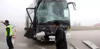 Amasya'da yoğun sis nedeniyle meydana gelen zincirleme trafik kazalarında 5 kişi yaralandı