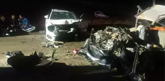 Adıyaman'da otomobiller kafa kafaya çarpıştı: 4 ölü, 6 yaralı