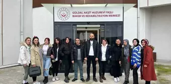 Kastamonu'da Gönüllü Kadın Kuaförler Huzurevi Sakinlerine Kişisel Bakım Hizmeti Verdi