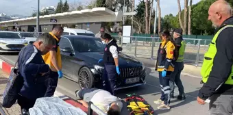 Antalya'da Otomobilin Çarptığı Kadın Yaralandı