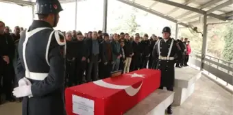 Silah Kazasında Şehit Olan Uzman Çavuş Toprağa Verildi