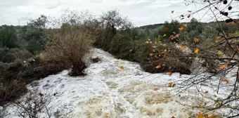 Çanakkale'de sağanak nedeniyle yol ulaşıma kapandı