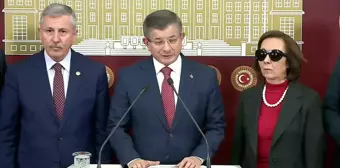 Ahmet Davutoğlu, Küresel Vicdan Bildirgesi'ni Açıkladı: 'Filistinli Mülteciler İçin Kurulmuş BM Örgütüne, Gazze'de Yerinden Edilen Bütün İnsanlar...