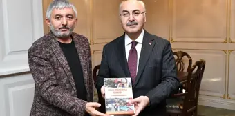 Adanapost Genel Yayın Yönetmeni Mehmet Yürekli, Adana Valisi Yavuz Selim Köşger'e ziyarette bulundu