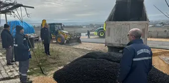 Amasya'da Bedensel Engelli Öğrencinin Talebi Üzerine Evinin Önü Asfaltlandı