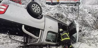 Ünye'de kamyonet fındık bahçesine devrildi, 2 kişi yaralandı