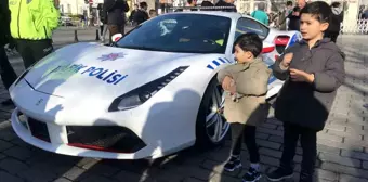 Güvenlik Güçlerinin Ele Geçirdiği Lüks Araçlar Sultanahmet Meydanı'nda Sergileniyor