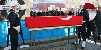 Hakkari'de kalp krizi sonucu hayatını kaybeden polis memuru toprağa verildi