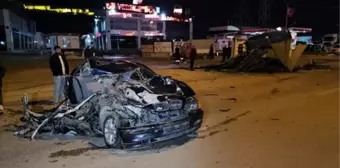 Adana'da Otomobil ile Kamyonetin Çarpıştığı Kazada 1 Kişi Hayatını Kaybetti