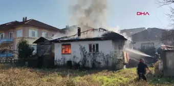 Felçli anne ve oğlu sobadan çıkan yangında kurtarıldı