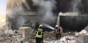 Mersin'de İnşaat Halindeki Binada Çıkan Yangın Söndürüldü