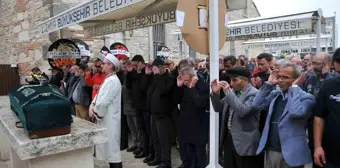 Aliağa ve İzmir basınının duayen ismi gazeteci Erdal Çarboğa toprağa verildi