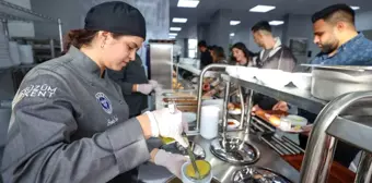 Buca Belediyesi, öğrencilere ve ihtiyaç sahiplerine hizmet verecek Belediye Lokantasını açtı