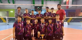 Bozyazı Ortaokulu Yıldız Erkekler Voleybol Takımı İl Şampiyonu