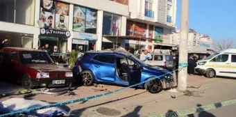 Antalya'da Otomobilin Kontrolden Çıkması Sonucu Meydana Gelen Kazada 2 Kişi Hayatını Kaybetti