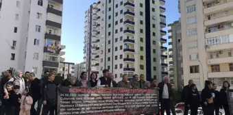 Adana'daki depremde yıkılan apartmanda yaşamını yitirenler anıldı